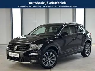 Volkswagen T-Roc 1.5 TSI 150pk Style Business DSG | Trekhaak | Camera | Stoelverwarming