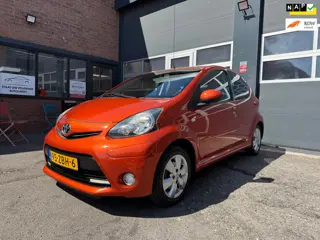 Toyota Aygo 1.0 VVT-i Dynamic Orange