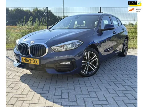 BMW 1-serie 118i High Executive | Camera | PDC | Carplay | Cruise Control |