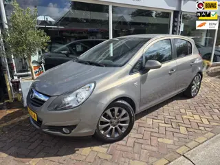 Opel Corsa 1.2-16V '111' Edition,lage km