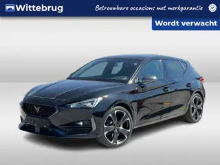 CUPRA Leon 1.4 e-Hybrid VZ Performance / Pano / Achteruitrijcamera / Navi / Verwarmbare voorstoelen