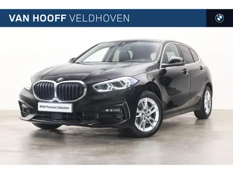 BMW 1 Serie 118i Sport Line Automaat / Sportstoelen / LED / Live Cockpit Professional / Cruise Contr