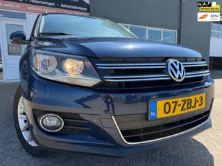 Volkswagen Tiguan 1.4 TSI Sport&Style van 2de Eig met trekhaak en parkeersensoren en airco en cruise