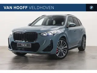 BMW X1 xDrive25e M Sport Automaat / Panoramadak / Trekhaak / Adaptieve LED / Sportstoelen / M Adapti