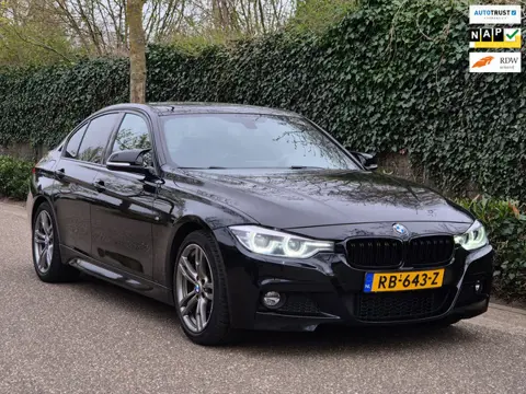 BMW 3-serie 320i B48 M Sport Apple CarPlay virtual dash 6wb Leder Rijklaar NAP 320i Corporate Lease 
