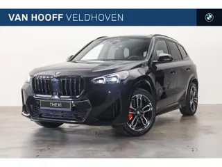BMW X1 xDrive25e M Sport Automaat / Panoramadak / Trekhaak / Sportstoelen / Head-Up / M Adaptief ond