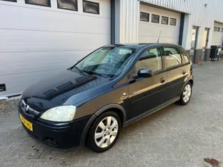 Opel Corsa 1.2-16V Silverline! Airco!