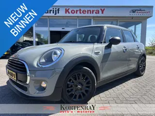 MINI 5-Deurs 1.5 One Business Edition CarPlay/Cruise control/Airco/pdc/Navigatie/Nieuwstaat/100% dea