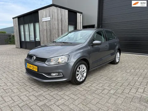 Volkswagen POLO 1.2 TSI Highline |AUTOMAAT|PDC| UNIEKE KM STAND|AIRCO|CRUISE|STOELVERWARMING|SCHERM|