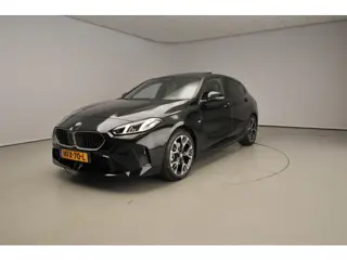 BMW 1 Serie 5-deurs 120 | M-Sportpakket | LED | Leder | Navigatie | Panoramadak | Sportstoelen | Sto