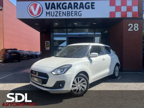 Suzuki Swift 1.2 Select Smart Hybrid // ADAPT. CRUISE // CAMERA+SENSOREN // STOELVERWARMING // APPLE