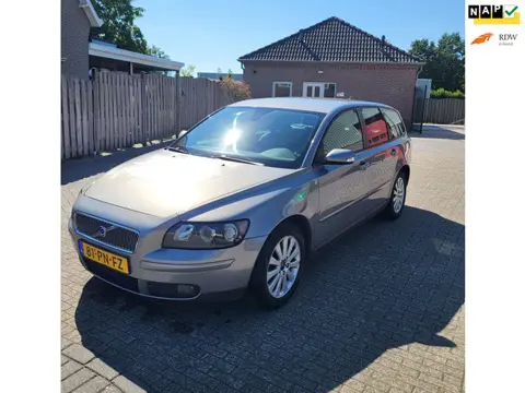 Volvo V50 2.4 Momentum, Clima, CruisC, Trekhaak, APK 06/27!