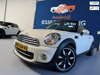Mini Cabrio 1.6 Cooper Automaat / bj.2012 / kleur: wit / sportvelgen / NAP met 157836 km./ APK 08/20