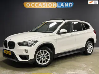 BMW X1 SDrive18i Executive|PANO|CRUISE|STOELV|CARPLAY|BLUETOOTH|NAVI|SFEER|17INCH|