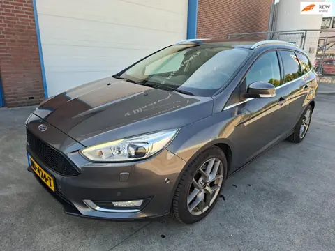 Ford Focus Wagon 1.5 Titanium Edition mooie uitvoering nieuwe distr.riem