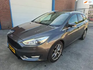 Ford Focus Wagon 1.5 Titanium Edition mooie uitvoering nieuwe distr.riem