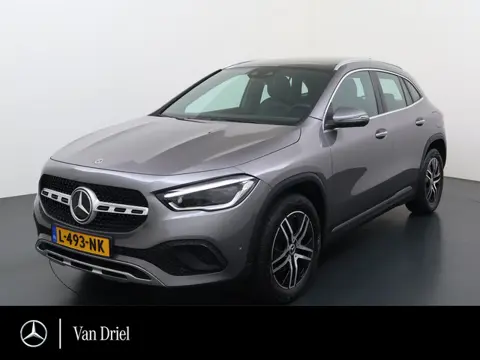 Mercedes-Benz GLA 180 Luxury Line | Pano Memory Multibeam Sfeer Keyless