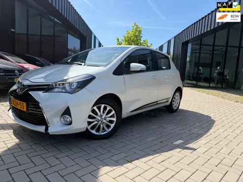 Toyota Yaris 1.3 VVT-i Lounge Clima Cruise Camera Weinig KMs NAP