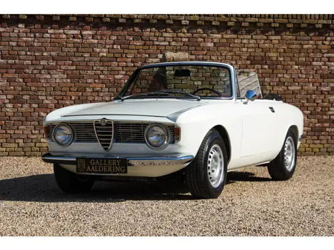 Alfa Romeo Giulia GTC "Comprehensively restored by Epifani in Berkely Ca." "Restored by Epifani in B