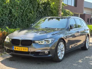 BMW 3-serie Touring 320i X Drive Luxury Edition Apple CarPlay Trekhaak 320i xDrive Luxury Edition