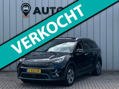 Kia E-Niro DynamicPlusLine 64 kWh SOH100% 1E EIG DEALEROND WARMTEPOMP|PANO|CAMERA|STOEL+STUURVRM|LEE