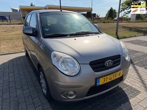 Kia Picanto 1.0 X-tra Airco Elektr Ramen Nieuwe APK Rijdt en schakelt goed Zuinig in verbruik en bel