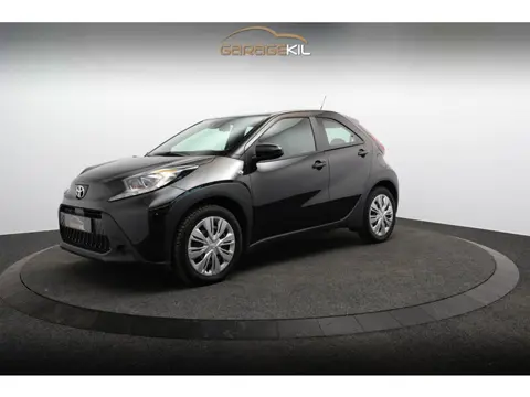 Toyota Aygo X 1.0 VVT-i MT Play Dealeronderh. / Smartphone Integratie / DAB radio / Achteruitrijcame