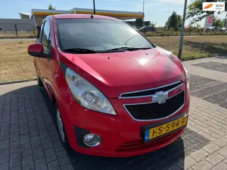Chevrolet Spark 1.0 16V L Airco Elektr pakket Fijne hoge instap auto Rijdt en schakelt goed Zuinig i