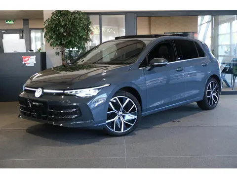 Volkswagen Golf 8.5 1.5 eTSI 150PK 50 Jahre Edition DSG Facelift Pano Led Kessy Cam HuD Navi ACC