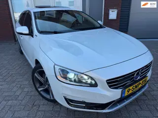 Volvo V60 2.4 D6 AWD Plug-In Hybrid Summum / Pano / Leder / Memory / Navi / PDC