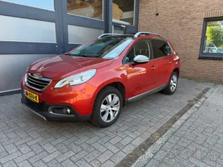 Peugeot 2008 1.2 PureTech Allure, Pano, Navi, Nieuwe distributieriem.