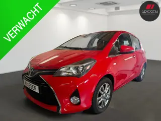Toyota Yaris 1.0 VVT-i Aspiration Bi-Tone