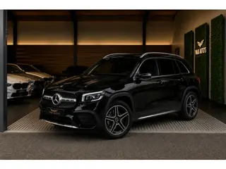 Mercedes-Benz GLB 200 Premium Plus AMG - Memory - Keyless - 360 Camera - Panoramadak - Leer