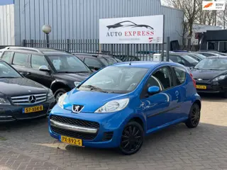 Peugeot 107 1.0-12V XR/Stuurbekrachtiging/Elektrische raam/Abs/Apk/2 sleutels aanwezig