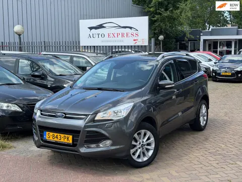 Ford Kuga 1.5 Titanium Styling Pack/Navi/Cruise/Stoelverwarming/Trekhaak/Nieuw Apk/volledig onderhou
