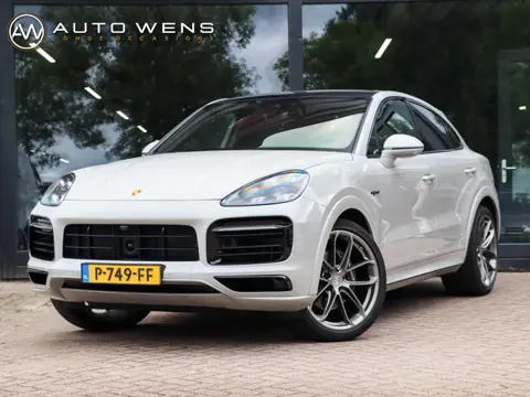 Porsche Cayenne Coupé 3.0 E-Hybrid Pano Achterasbesturing Krijtgrijs Luchtvering Softclose Stoelkoel