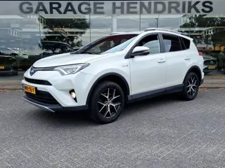 Toyota RAV4 2.5 Hybrid AWD Style | Trekhaak 1650kg!| Leder-Stof | CarPlay / Android Auto | Camera | 
