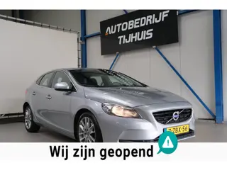 Volvo V40 1.6 D2 Momentum Automaat - N.A.P. Airco, Cruise, PDC, Carplay, Virtual display, Trekhaak.