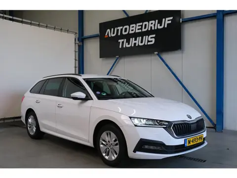 Skoda Octavia Combi 1.0 e-TSI Business Edition - N.A.P. Airco, Cruise, Carplay, Virtual Cockpit, PDC