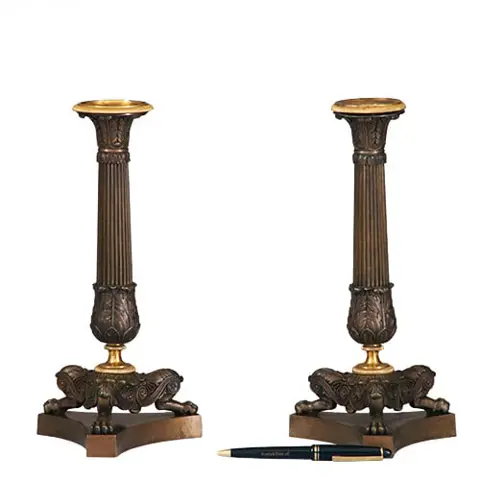Stel van 2 bronzen deels vergulde kandelaren empire ca 1810