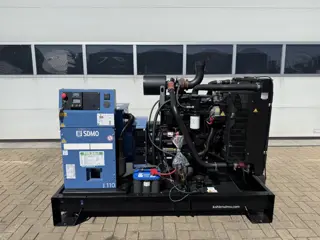SDMO J110 John Deere Leroy Somer 110 kVA noodstroom generatorset