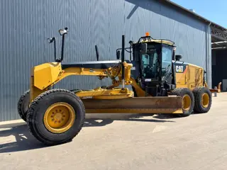 Cat 140M2 (bj 2011)