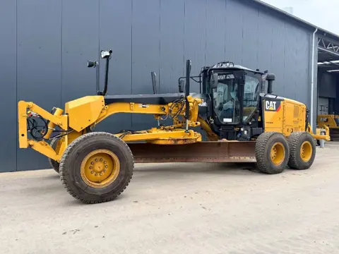 Cat 140M3 (bj 2015)