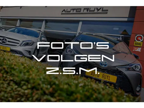 Lexus LBX Cool 2WD Two-Tone 8.847 Km! Passionate Yellow