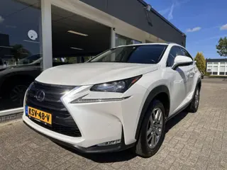 Lexus NX 300h AWD Luxury Line LEDER,CLIMA,NAVI,PARELMOER