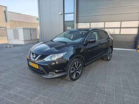 Nissan Qashqai 1.2 Tekna,Cruise control,Parking system,Navi,Panodak,Achteruitrijcamera,Ledere bekled