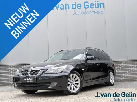 BMW 5-serie Touring 523i Business Line Edition I | Leer | NL Auto | Sluitende historie | 6 cilinder