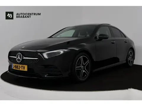Mercedes-Benz A-Klasse 200 Business Solution AMG (PANORAMADAK, STOELVERWARMING, ACHTERUITRIJCAMERA, 
