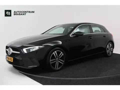 Mercedes-Benz A-Klasse 180 Business Solution Luxury (STOELVERWARMING, SFEERVERLICHTING, NAVIGATIE, C
