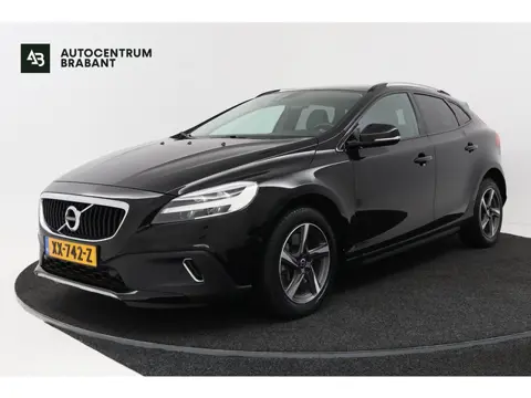 Volvo V40 Cross Country 1.5 T3 Polar+ Luxury (PANORAMADAK, HARMAN/KARDON, TREKHAAK, STOELVERWARMING,